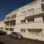 Appartement T3 Avec Terrasse Et Garage En Plein Centre De Royan, Proche Plages Et Marche - Fr-1-71-107