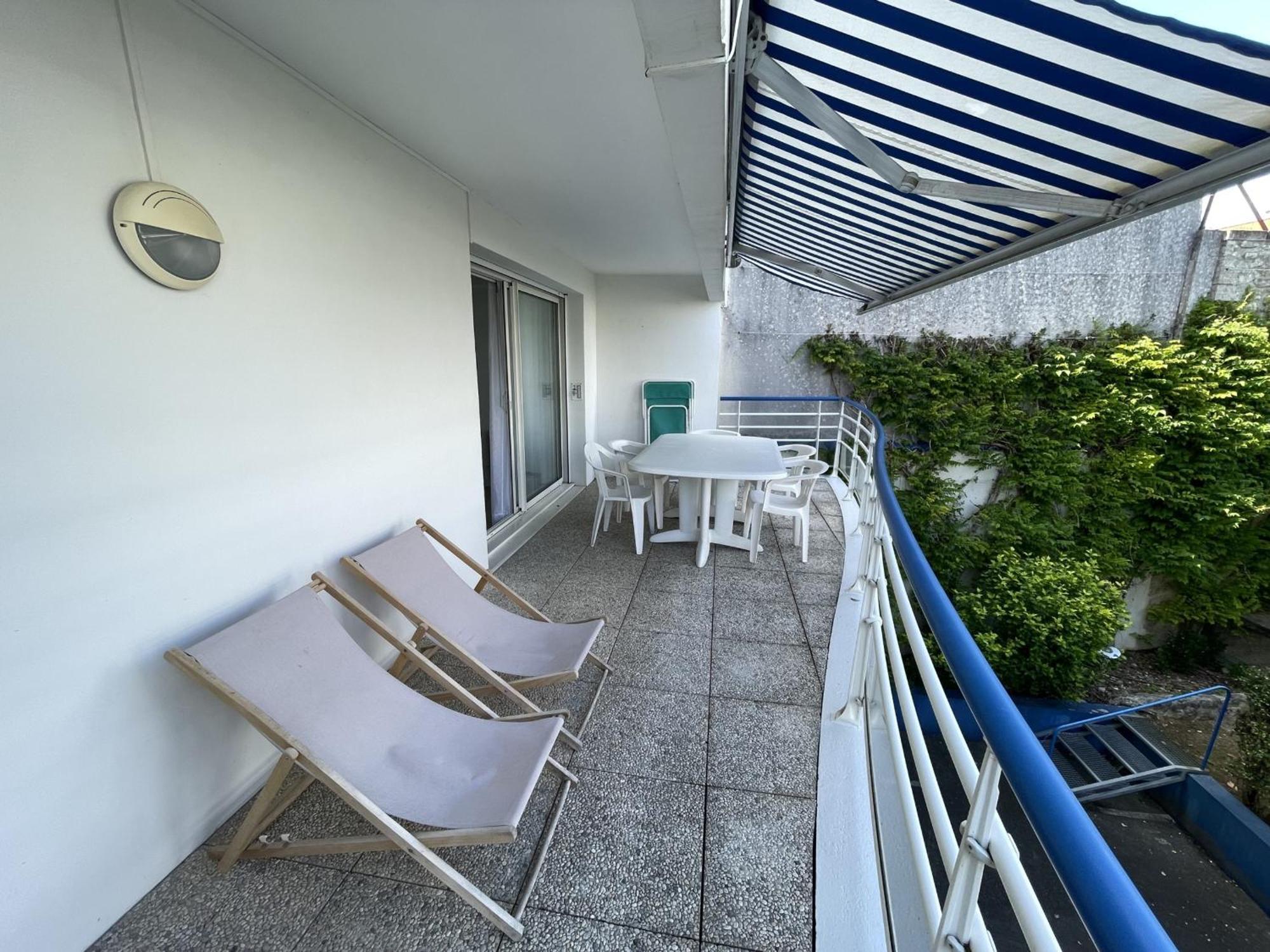 T3 Avec Terrasse Et Garage En Plein Centre De Royan, Proche Plages Et Marche - Fr-1-71-107 Appartement Royan
